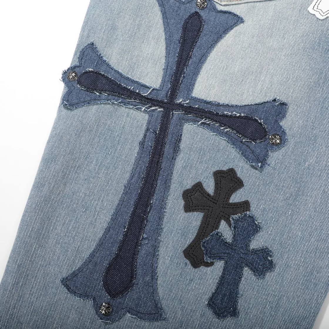P310 (top replica) Ch rare co-branded top item Chrome hearts new Chrome heart patchwork leather patch cross stitching micro-flare jeans Top-notch configuration, details are invincible! ! Cleanfit has become very popular in the past two years, and Kroxin’s consistent style is particularly high-end! ! Imported Japanese woven fabric ready-made clothes, genuine leather Crocodile leather labels and waist cloth leather tags are sewn on. The overall process is very cumbersome. The buttons on the trousers fly, rivets, back pockets, and metal decorative plates are all custom-made from molds. After they are finished, they are distressed to create a very effective effect. It has a vintage taste, and has been used by all kinds of big-name European and American celebrities. Kenijima’s cleanfit style has become popular all over the world. Top-grade hardware, pay attention to my detailed photos, the buttons are all detachable, and they are made of 925 engraved silver! ! Match as you like, suitable for both men and women ✔️✔️ Color: Blue Size: S M L XL